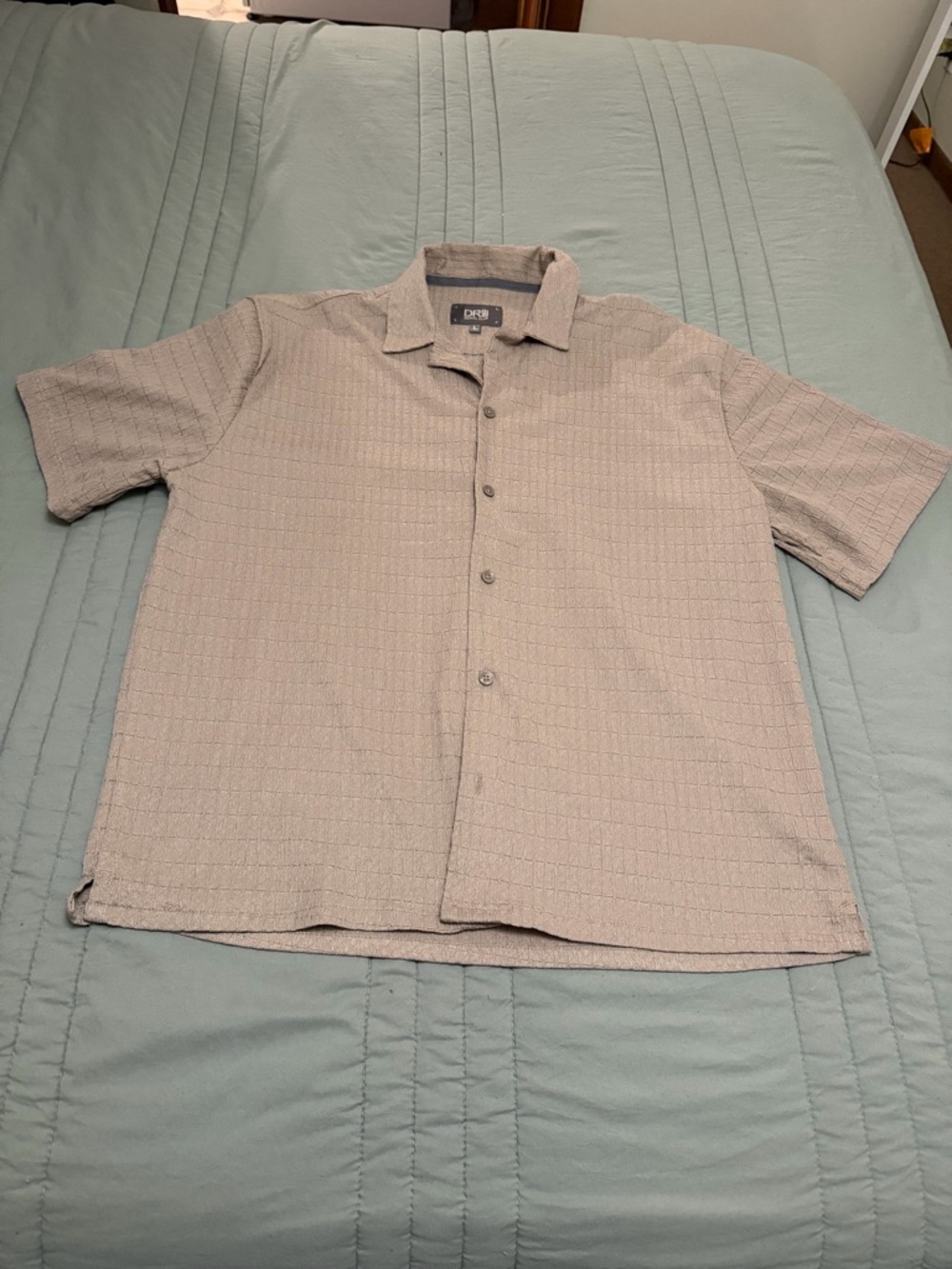 Men Casual Button Down (Size Large)